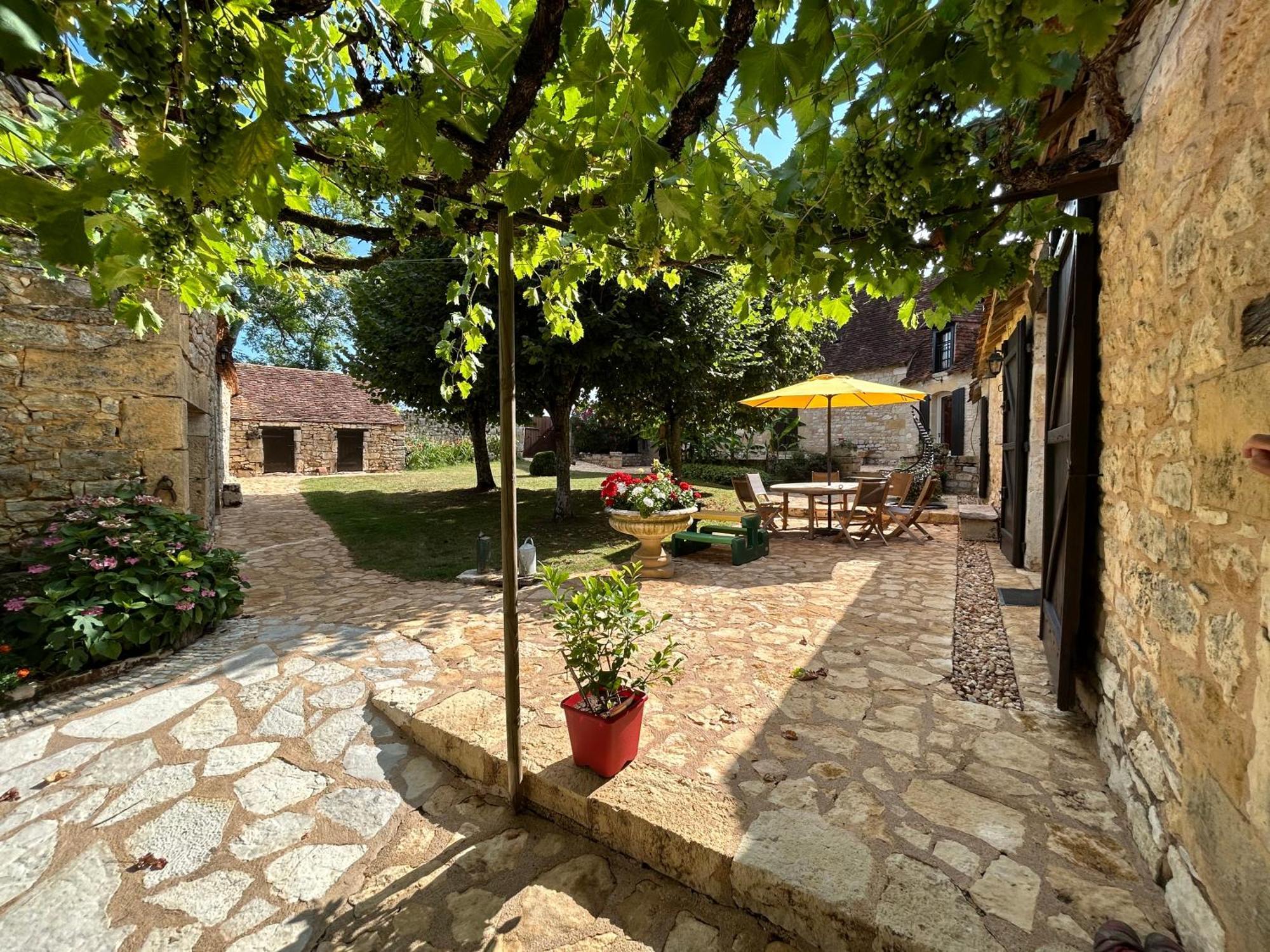 Demeure Du Vallon - Chambres D'Hotes De Charme Azerat Zewnętrze zdjęcie